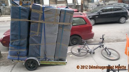 Déménagement à vélo d'un frigo et de 2 armoires