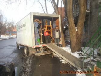 Service de déménageurs en camion avec le camion de Cyclo Nord-Sud